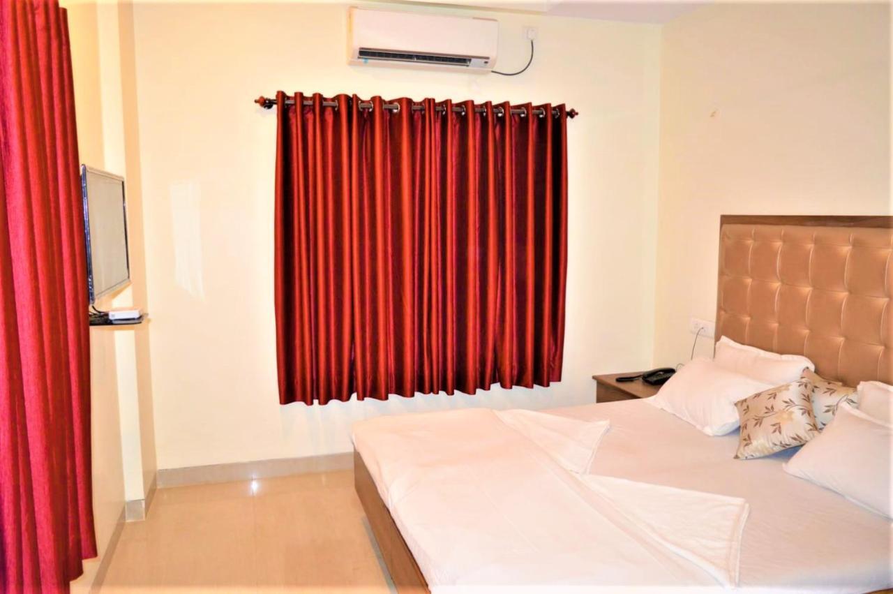 Hotel Visau Shirdi Exterior foto