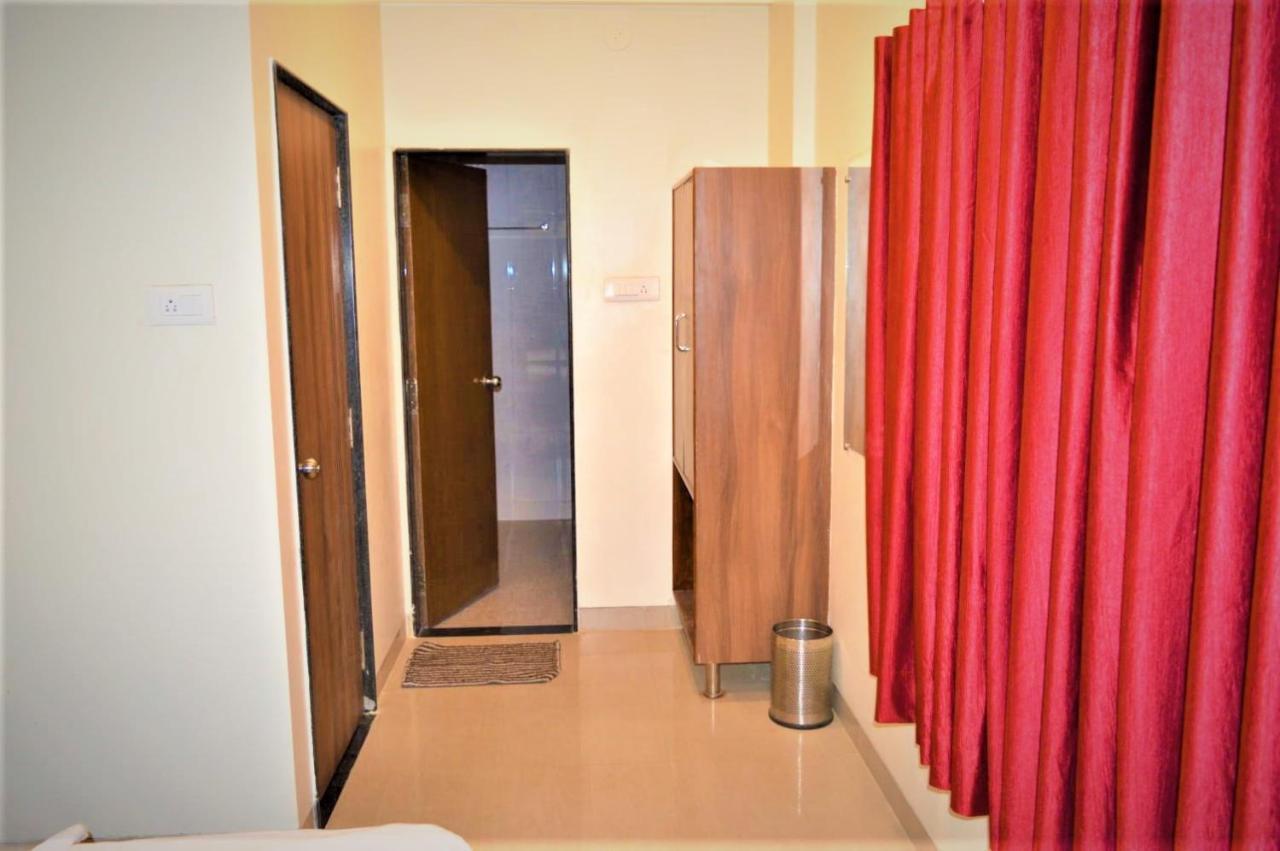 Hotel Visau Shirdi Exterior foto
