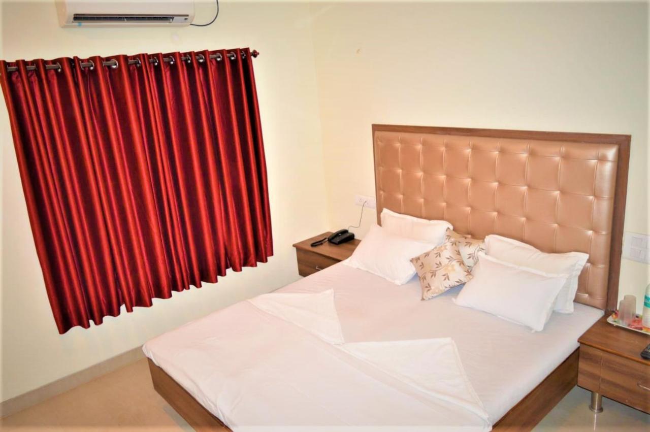 Hotel Visau Shirdi Exterior foto