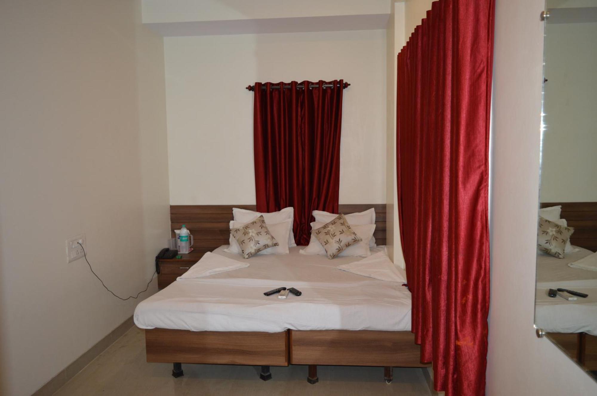 Hotel Visau Shirdi Exterior foto